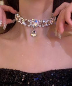 Minimalist Pearl and Diamond Necklace - High-End Light Luxury Clavicle Chain, Versatile Fashionable Neckwear for Trendy Style