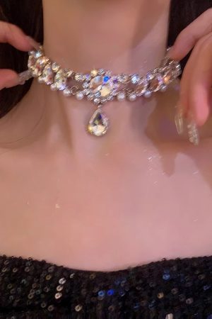 Minimalist Pearl and Diamond Necklace - High-End Light Luxury Clavicle Chain, Versatile Fashionable Neckwear for Trendy Style