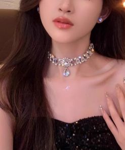 Minimalist Pearl and Diamond Necklace - High-End Light Luxury Clavicle Chain, Versatile Fashionable Neckwear for Trendy Style