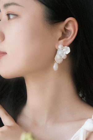 Minimalist Pearl Earrings - Japanese Korean Design, Floral Everyday Accessories, Versatile 2025 Fashion Jewelry