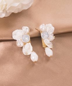 Minimalist Pearl Earrings - Japanese Korean Design, Floral Everyday Accessories, Versatile 2025 Fashion Jewelry