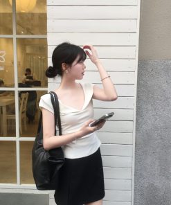 Minimalist Retro Doll Collar Short-Sleeve T-Shirt Top for Women – Fitted Waist, Slim Elegant Design, Fresh College Style