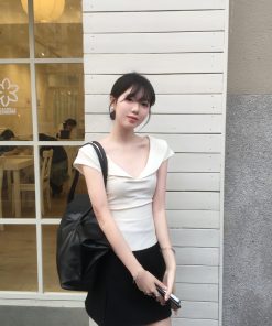 Minimalist Retro Doll Collar Short-Sleeve T-Shirt Top for Women – Fitted Waist, Slim Elegant Design, Fresh College Style