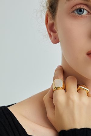 Minimalist Ring for Women, Trendy Index Finger Design, Retro Fashion, European American Style, Simple Temperament, Unique Personality