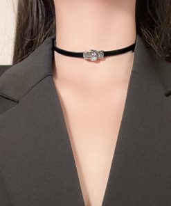 Minimalist Short Choker Necklace - Luxury Clavicle Chain, Niche Design, Belt Buckle Neck Chain, Elegant Neck Ring Jewelry