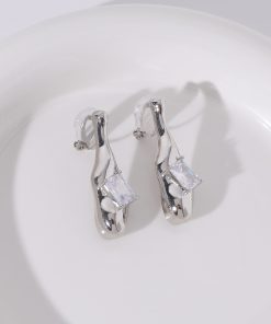 Minimalist Silver Metal Ear Studs - 925 Sterling Silver Floating Design Earrings for Unique Personality and Temperament