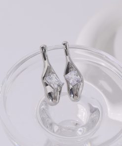 Minimalist Silver Metal Ear Studs - 925 Sterling Silver Floating Design Earrings for Unique Personality and Temperament