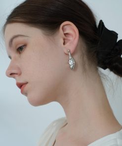 Minimalist Silver Metal Ear Studs - 925 Sterling Silver Floating Design Earrings for Unique Personality and Temperament