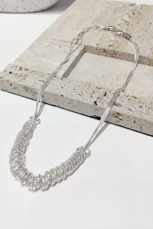 Minimalist Silver Ribbed Multi-Metal Circle Layered Necklace - Chic Clavicle Chain Neck Accessory for Modern Style