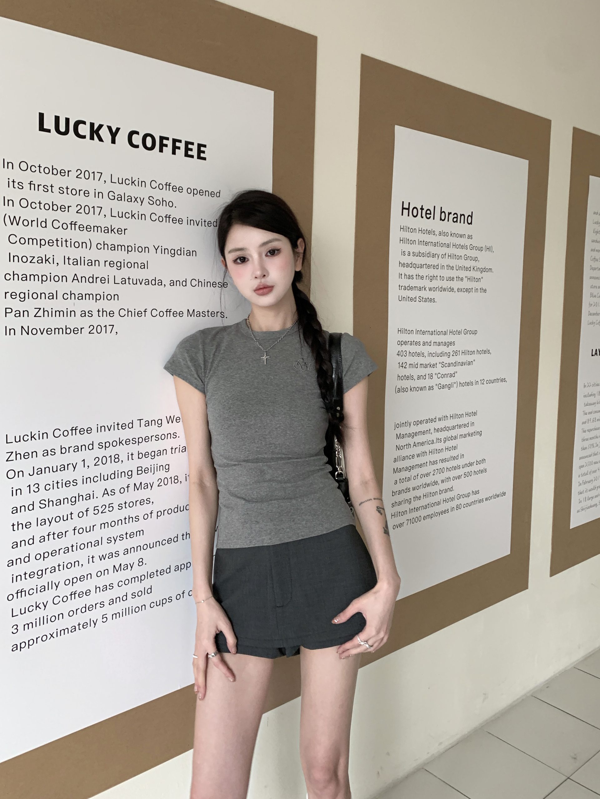 Minimalist Slim-Fit Round Neck Short Sleeve T-Shirt for Women - Classic Four-Color Design, Perfect for Casual and Y2K Styles