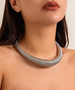 Minimalist Snake Bone Choker Necklace - Exaggerated Clavicle Jewelry - European American Fashion Accessories for a Chic Look