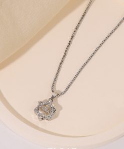 Minimalist Sparkling Zircon Starburst Necklace for Women â€“ Geometric Dainty Collarbone Chain, Versatile Gift Accessory