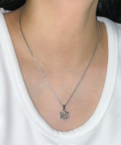 Minimalist Sparkling Zircon Starburst Necklace for Women â€“ Geometric Dainty Collarbone Chain, Versatile Gift Accessory