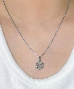 Minimalist Sparkling Zircon Starburst Necklace for Women â€“ Geometric Dainty Collarbone Chain, Versatile Gift Accessory