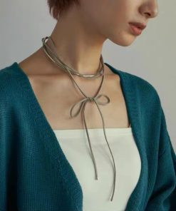 Minimalist Spliced Layered Tie Design T-shirt with Necklace Collar - Versatile Korean and Japanese Everyday Fashion