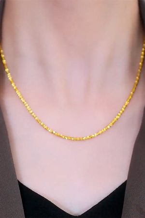 Minimalist Starry Sky Necklace for Women - Elegant Shimmering Clavicle Chain, Fashionable Plain Design, Trendy Light Luxury Accessory