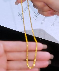 Minimalist Starry Sky Necklace for Women - Elegant Shimmering Clavicle Chain, Fashionable Plain Design, Trendy Light Luxury Accessory