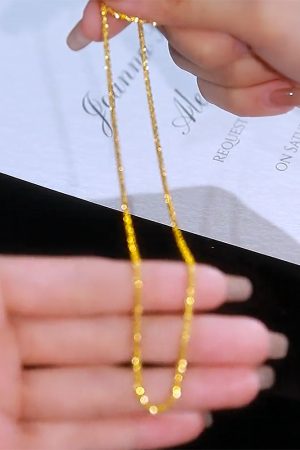 Minimalist Starry Sky Necklace for Women - Elegant Shimmering Clavicle Chain, Fashionable Plain Design, Trendy Light Luxury Accessory