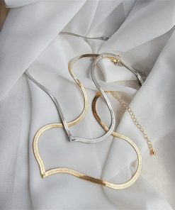 Minimalist V-Shaped Gold Clavicle Necklace for Women, Hip-Hop Style, Light Luxury Snake Bone Chain, Cool & Understated Fashion Accessory