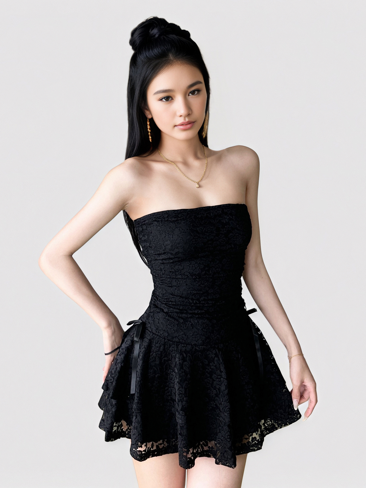 Minimalist Vintage Black Lace Strapless Bow Dress - Sexy Waist-Cinching A-Line Short Skirt for Summer Events and Parties Minimalist Vintage Black Lace Strapless Bow Dress - Sexy Waist-Cinching A-Line Short Skirt for Summer Events and Parties