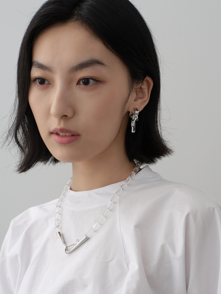 Minimalist Vintage Bow Earrings - Unique Irregular Design, Versatile Niche Style for Everyday Elegance Minimalist Vintage Bow Earrings - Unique Irregular Design, Versatile Niche Style for Everyday Elegance