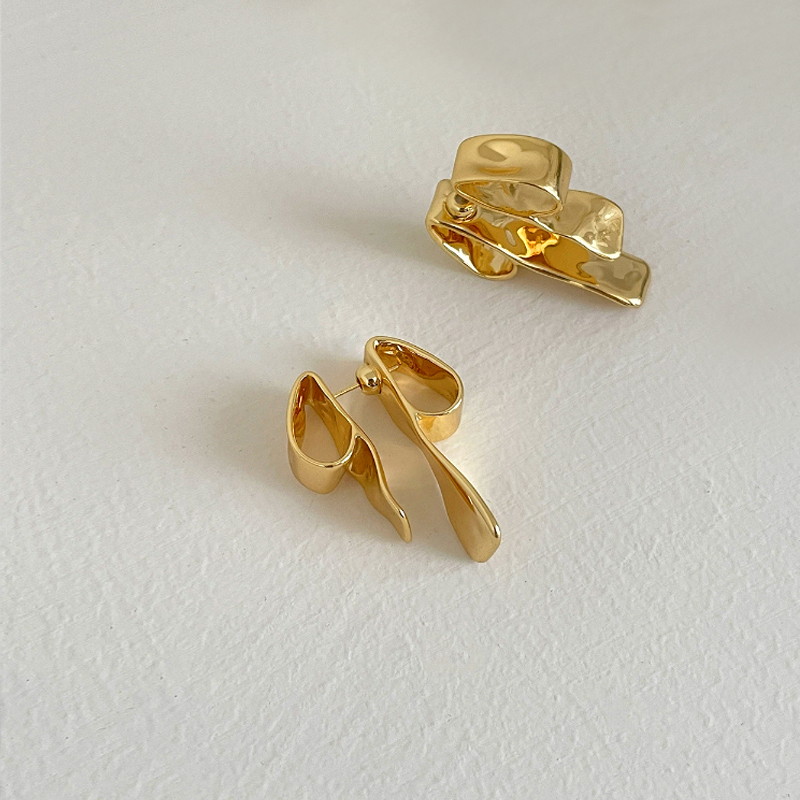Minimalist Vintage Bow Earrings - Unique Irregular Design, Versatile Niche Style for Everyday Elegance Minimalist Vintage Bow Earrings - Unique Irregular Design, Versatile Niche Style for Everyday Elegance