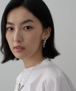 Minimalist Vintage Bow Earrings - Unique Irregular Design, Versatile Niche Style for Everyday Elegance