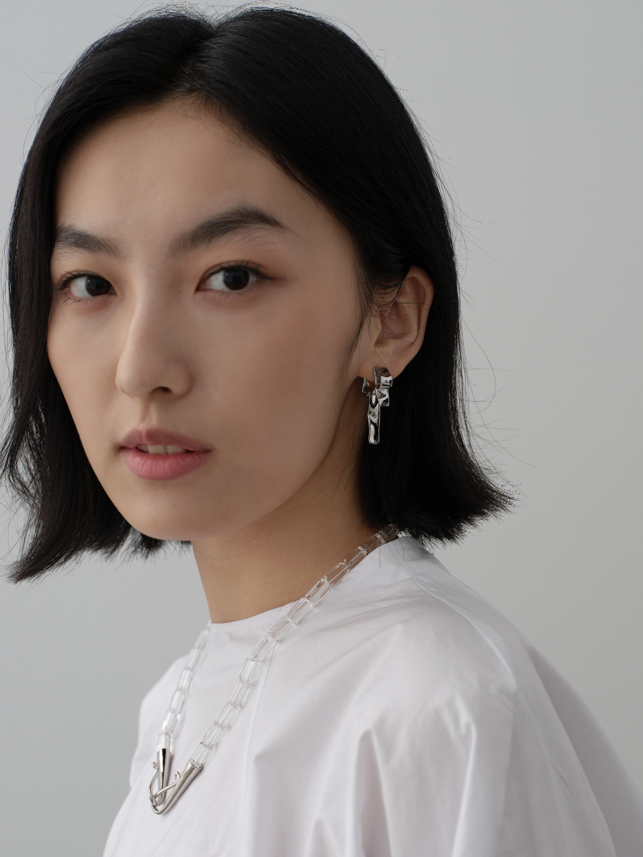 Minimalist Vintage Bow Earrings - Unique Irregular Design, Versatile Niche Style for Everyday Elegance Minimalist Vintage Bow Earrings - Unique Irregular Design, Versatile Niche Style for Everyday Elegance