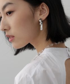 Minimalist Vintage Bow Earrings - Unique Irregular Design, Versatile Niche Style for Everyday Elegance