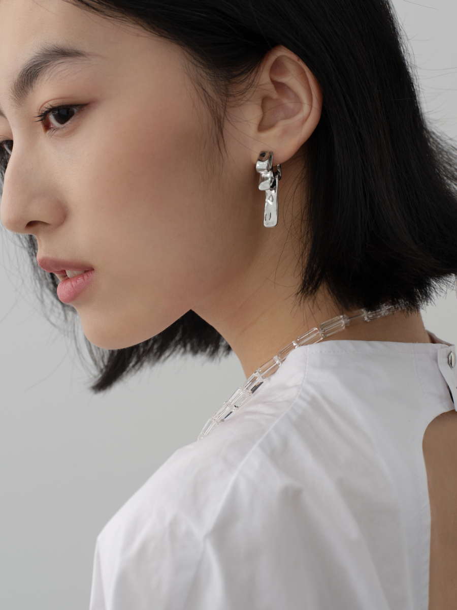 Minimalist Vintage Bow Earrings - Unique Irregular Design, Versatile Niche Style for Everyday Elegance Minimalist Vintage Bow Earrings - Unique Irregular Design, Versatile Niche Style for Everyday Elegance