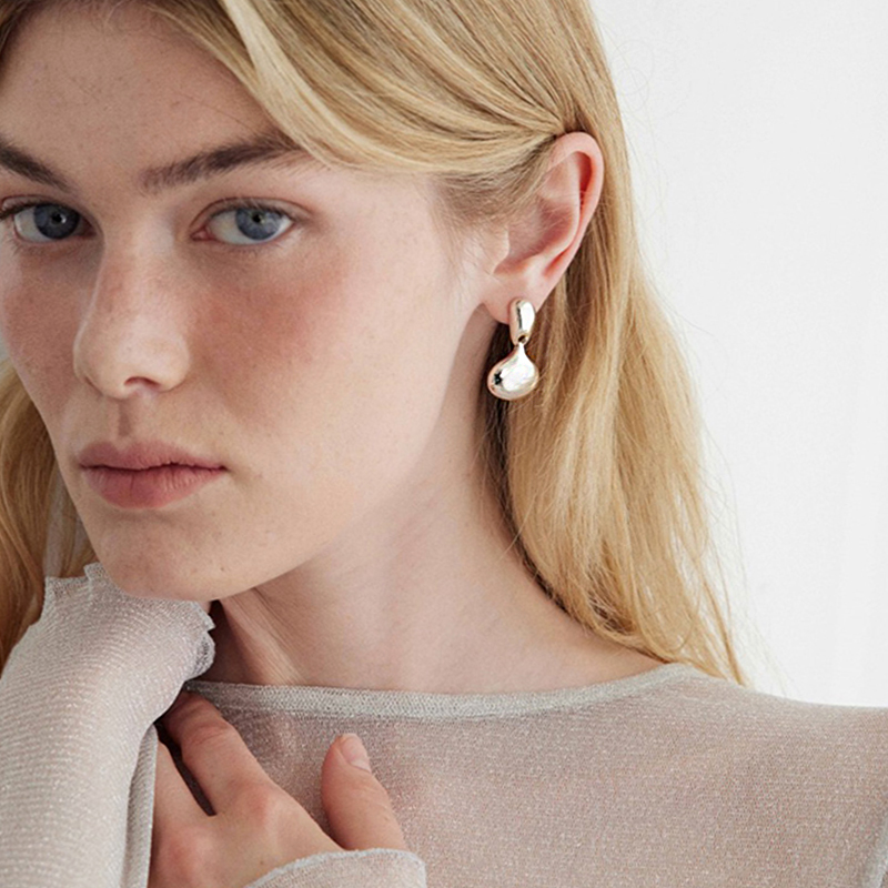 Minimalist Vintage Water Drop Pendant Gold-Plated Silver Earrings - Unique High-End Design Minimalist Vintage Water Drop Pendant Gold-Plated Silver Earrings - Unique High-End Design