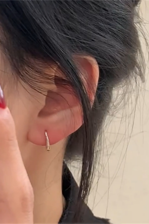 Minimalist Water Drop Stud Earrings for Women - 2025 New High-End Ear Accessories in Cool Niche Style