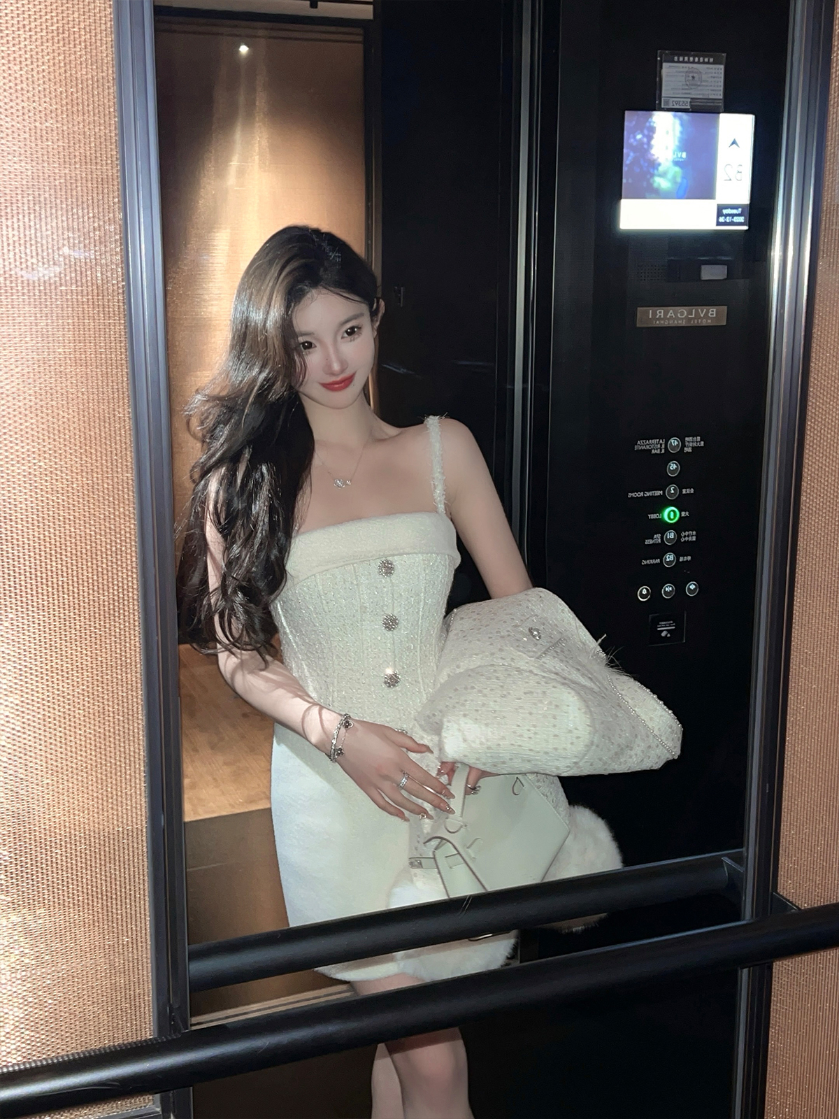 Mink Velvet White Woolen Suspender Dress for Autumn Winter - Heavy-Duty Fitted Short Skirt, Cozy Layering Essential Mink Velvet White Woolen Suspender Dress for Autumn Winter - Heavy-Duty Fitted Short Skirt, Cozy Layering Essential