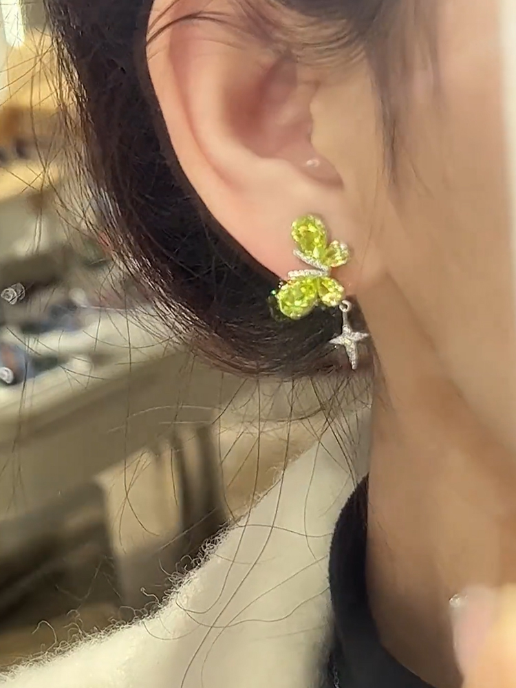 Mint Zircon Butterfly Stud Earrings - Elegant Niche Design, Versatile Fresh High-End Jewelry for Stylish Outfits Mint Zircon Butterfly Stud Earrings - Elegant Niche Design, Versatile Fresh High-End Jewelry for Stylish Outfits