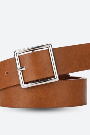 Modest Girly Outfits, Carrie Bradshaw - Classic Faux Leather Belt
