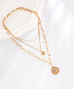 Multi-Layer Minimalist Necklace with Round Discs and Butterfly Design, Diamond Inlaid Collarbone Chain, European and American Style