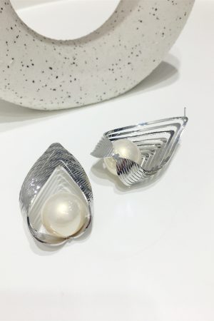 Multi-Layered Triangular Artificial Pearl Earrings for Slim Face - Statement Nightclub Accessories