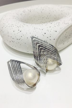 Multi-Layered Triangular Artificial Pearl Earrings for Slim Face - Statement Nightclub Accessories
