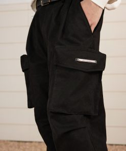 Multi-Pocket Pleated Cargo Pants with Metal Tag - Clean Fit Long Work Pants for Versatile Style and Functionality