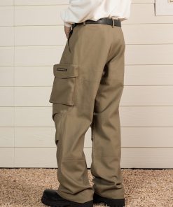 Multi-Pocket Pleated Cargo Pants with Metal Tag - Clean Fit Long Work Pants for Versatile Style and Functionality