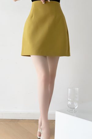 Mustard Yellow Vintage Bodycon Midi Skirt, High-Waisted, Slimming, Minimalist Design for Commuting, Three-Dimensional, Wrinkle-Resistant