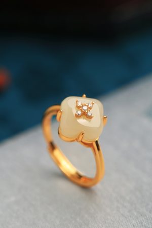 Natural Hetian Jade Four-Leaf Clover Ring for Women - 18K Gold-Plated Luxury Jade Index Finger Ring, Elegant Women's Jewelry