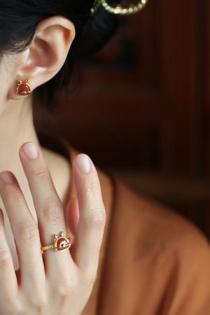 Natural Red Agate Dragon Ring for Women - Chinese Style Light Luxury Retro Silver & Gold-Plated Design