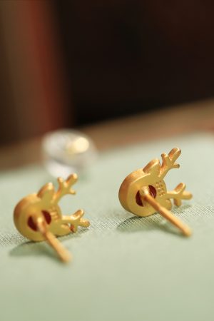 Natural Red Deer Antler Agate Stud Earrings for Women, Retro Zodiac Design, National Style, Bohemian Jewelry for Unique Fashion