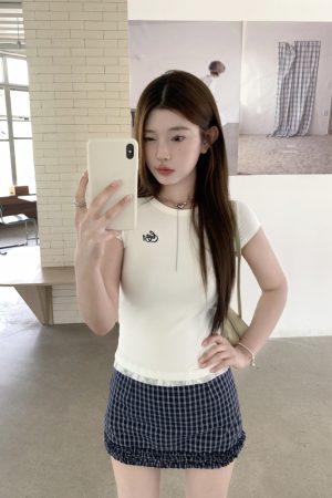 Navy Blue Lace Splicing Slim-Fit Short Sleeve T-Shirt - Skin-Friendly Antibacterial Basic Top for Y2K and Korean Style Fashion