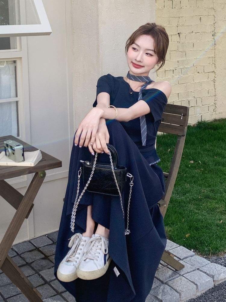 Navy Blue Off-Shoulder Top and Skirt Two-Piece Set - Elegant Summer OOTD for a Chic, Age-Reducing Look Navy Blue Off-Shoulder Top and Skirt Two-Piece Set - Elegant Summer OOTD for a Chic, Age-Reducing Look