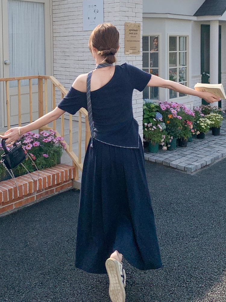 Navy Blue Off-Shoulder Top and Skirt Two-Piece Set - Elegant Summer OOTD for a Chic, Age-Reducing Look Navy Blue Off-Shoulder Top and Skirt Two-Piece Set - Elegant Summer OOTD for a Chic, Age-Reducing Look
