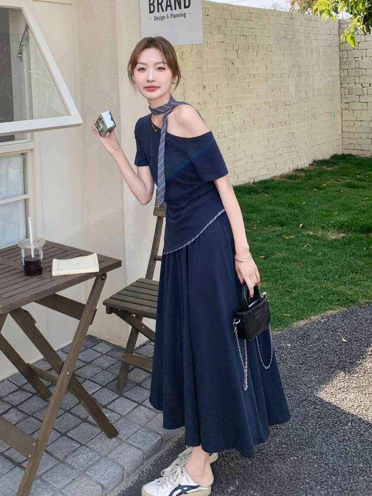 Navy Blue Off-Shoulder Top and Skirt Two-Piece Set - Elegant Summer OOTD for a Chic, Age-Reducing Look Navy Blue Off-Shoulder Top and Skirt Two-Piece Set - Elegant Summer OOTD for a Chic, Age-Reducing Look