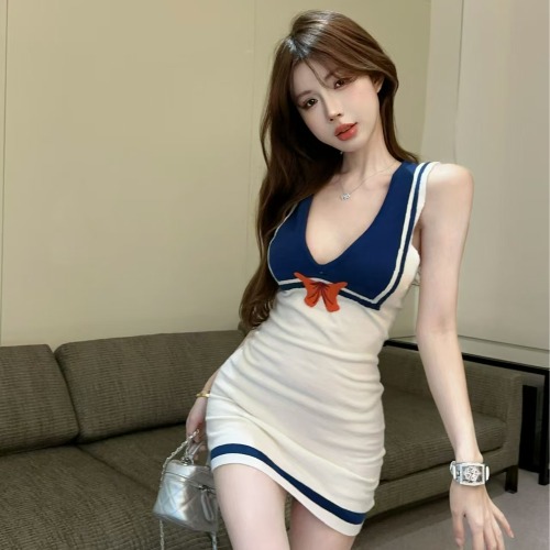 Navy Deep V-Neck Bodycon Dress for Women | Sexy Nightclub Outfit | Perfect for Work and Night Events | Trendy Evening Wear Navy Deep V-Neck Bodycon Dress for Women | Sexy Nightclub Outfit | Perfect for Work and Night Events | Trendy Evening Wear