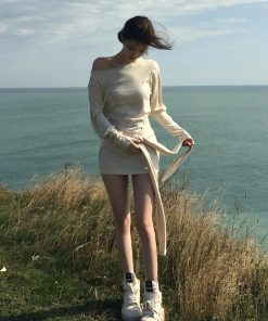 Off-Shoulder Long Sleeve Bodycon Dress for Women - French Style, Waist-Cinching, Spicy Girl Fashion for Spring and Summer